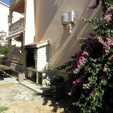 With A Parking Space Barbat, Rab - 14431 Апартаменты *