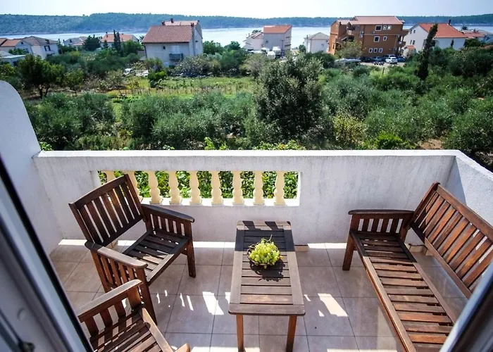 Apartment With A Parking Space Barbat, Rab - 14431